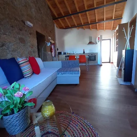 Casas Do Torreão 3 Casas De Local Alfaiates