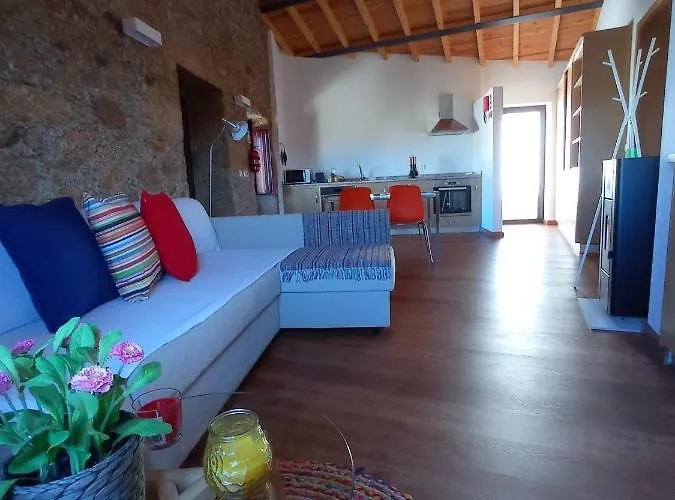 Casas Do Torreao 3 Casas De Local Alfaiates